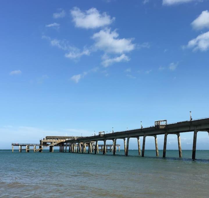 Charming Apartment In Deal Near The Beach & Town Esterno foto
