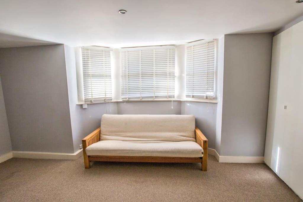 Charming Apartment In Deal Near The Beach & Town Esterno foto